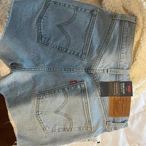 BRAND NEW LEVIS SHORTS
